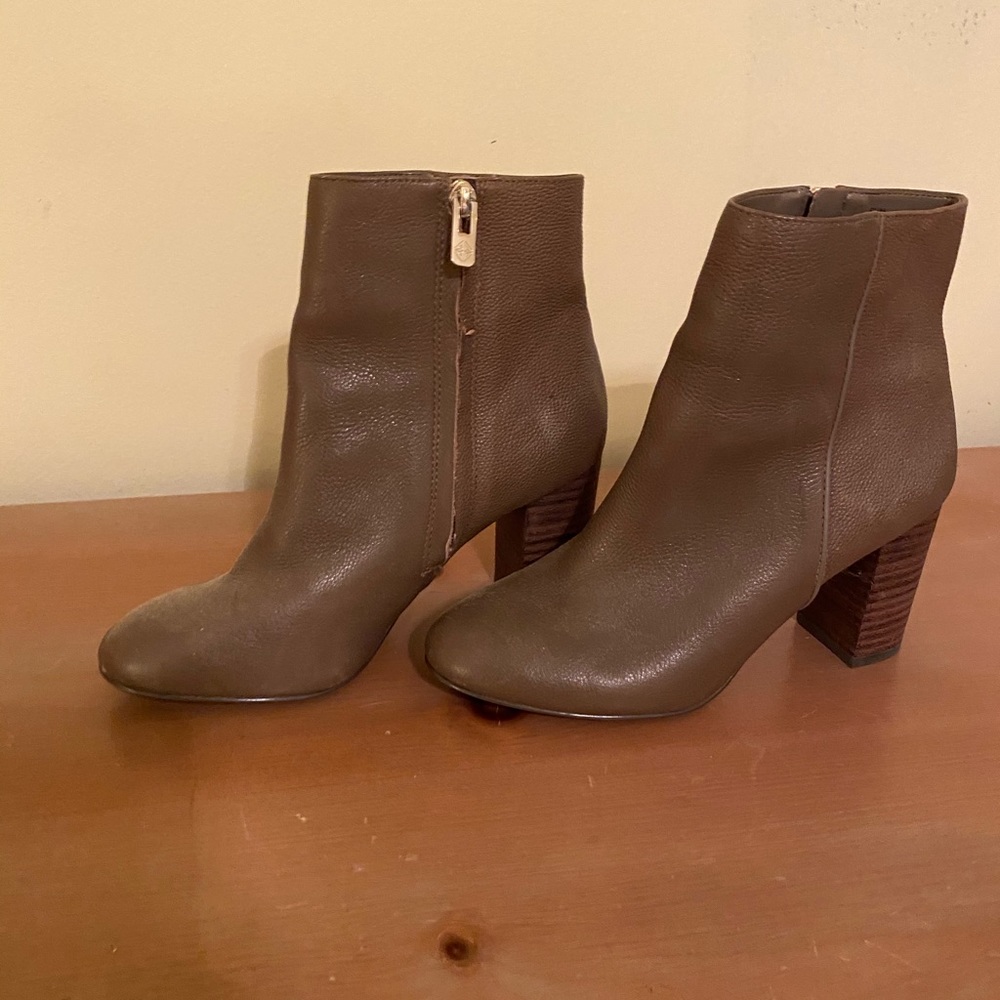 Antonio Melani Women’s Leather Boots